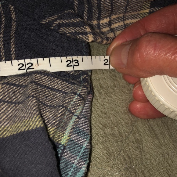 2/$10. Old Navy Boyfriend shirt. EUC - Picture 5 of 6